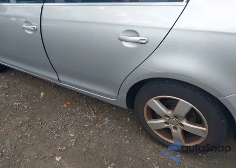 2009 Volkswagen Jetta Se z USA, uszkodzony, nr VIN 3VWRZ71K89M097915